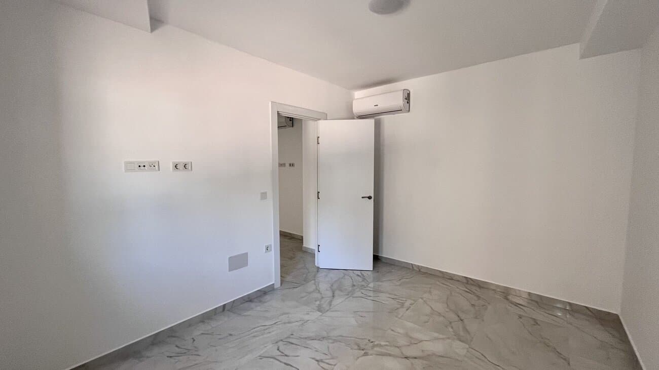 2-Bedroom Bungalow in Centro, Torrevieja - 9