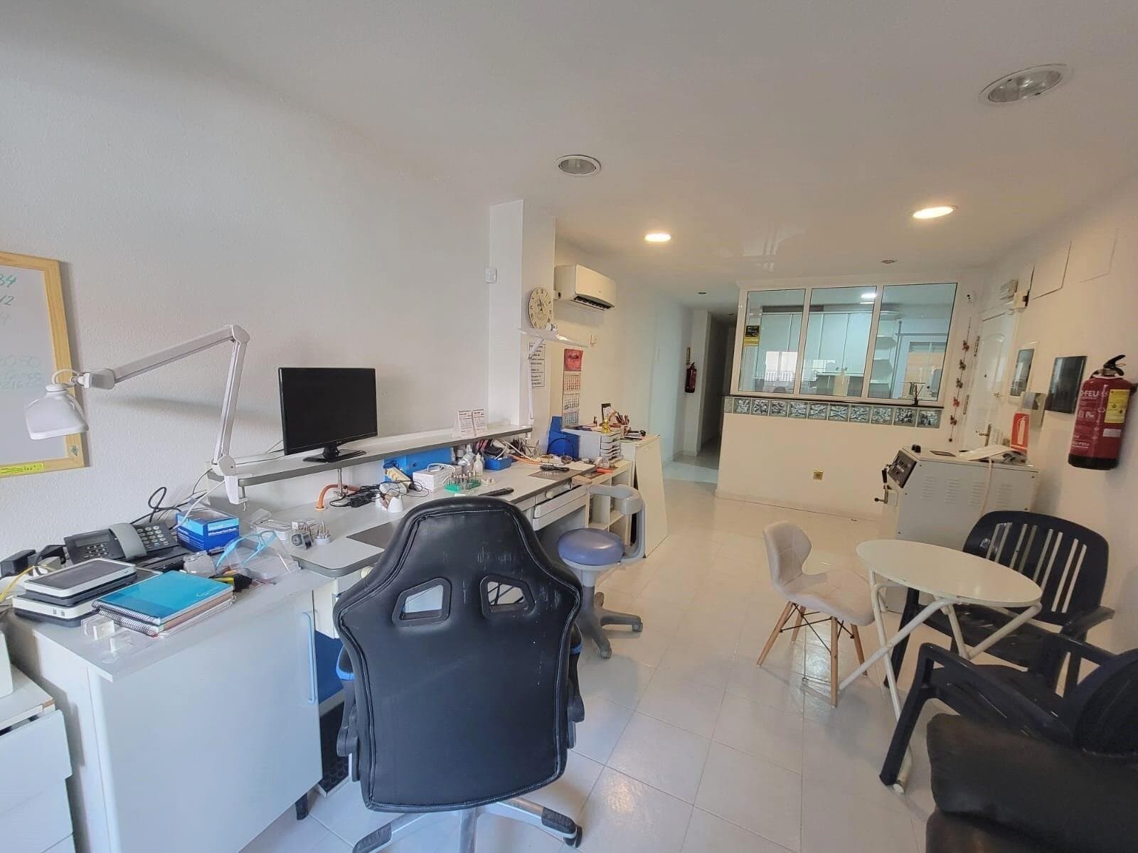 2-Bedroom Apartment in Torrevieja, Torrevieja - 16