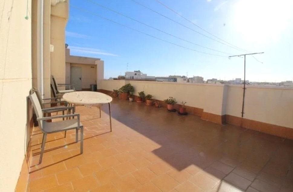 2-Bedroom Apartment in Torrevieja, Torrevieja - 18