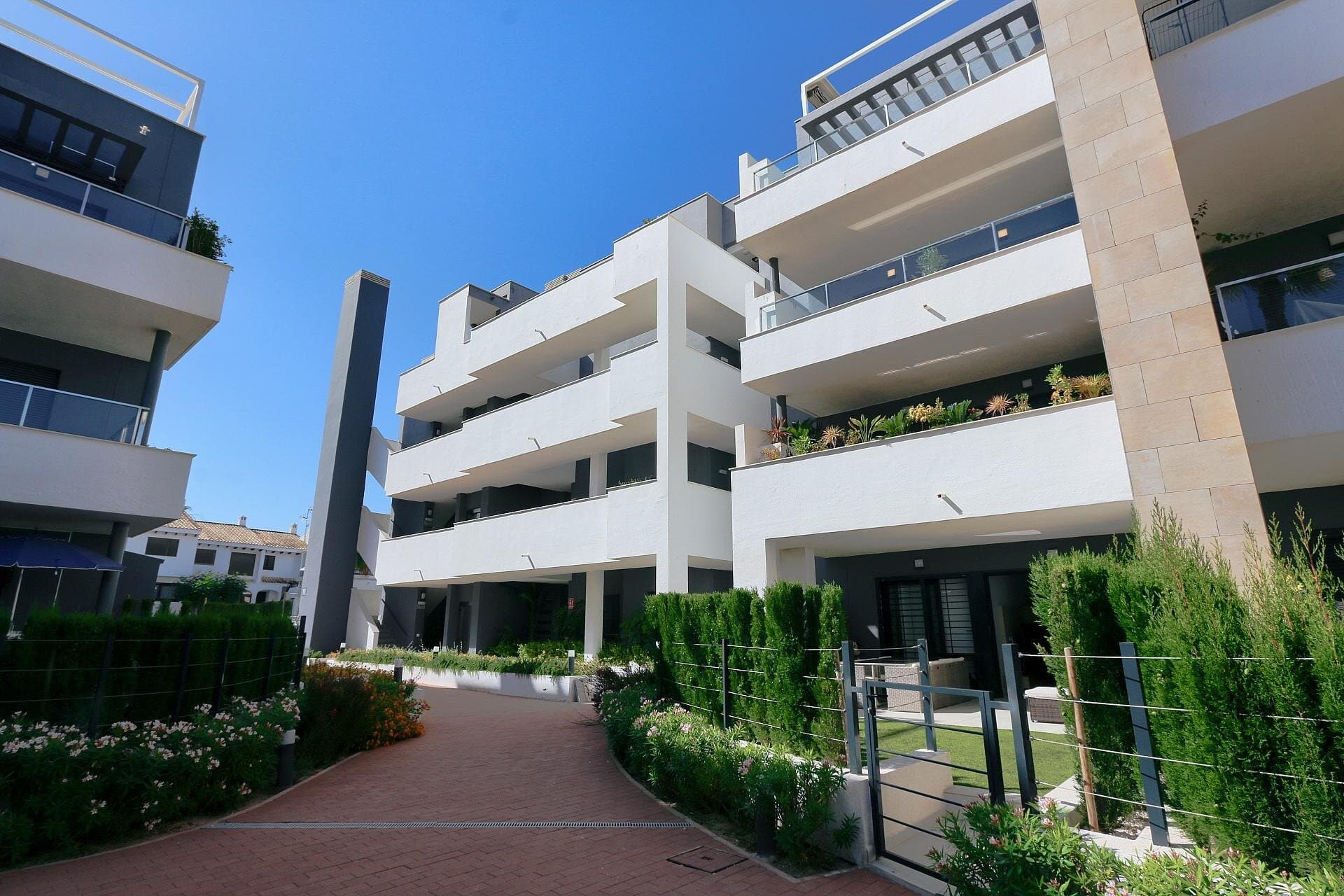 2-Bedroom Apartment in La Zenia, Orihuela Costa - 3