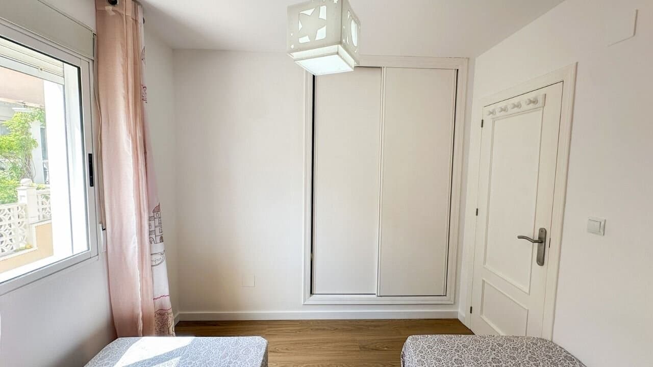 Villa de 3 Dormitorios en Villamartin, Orihuela Costa - 6
