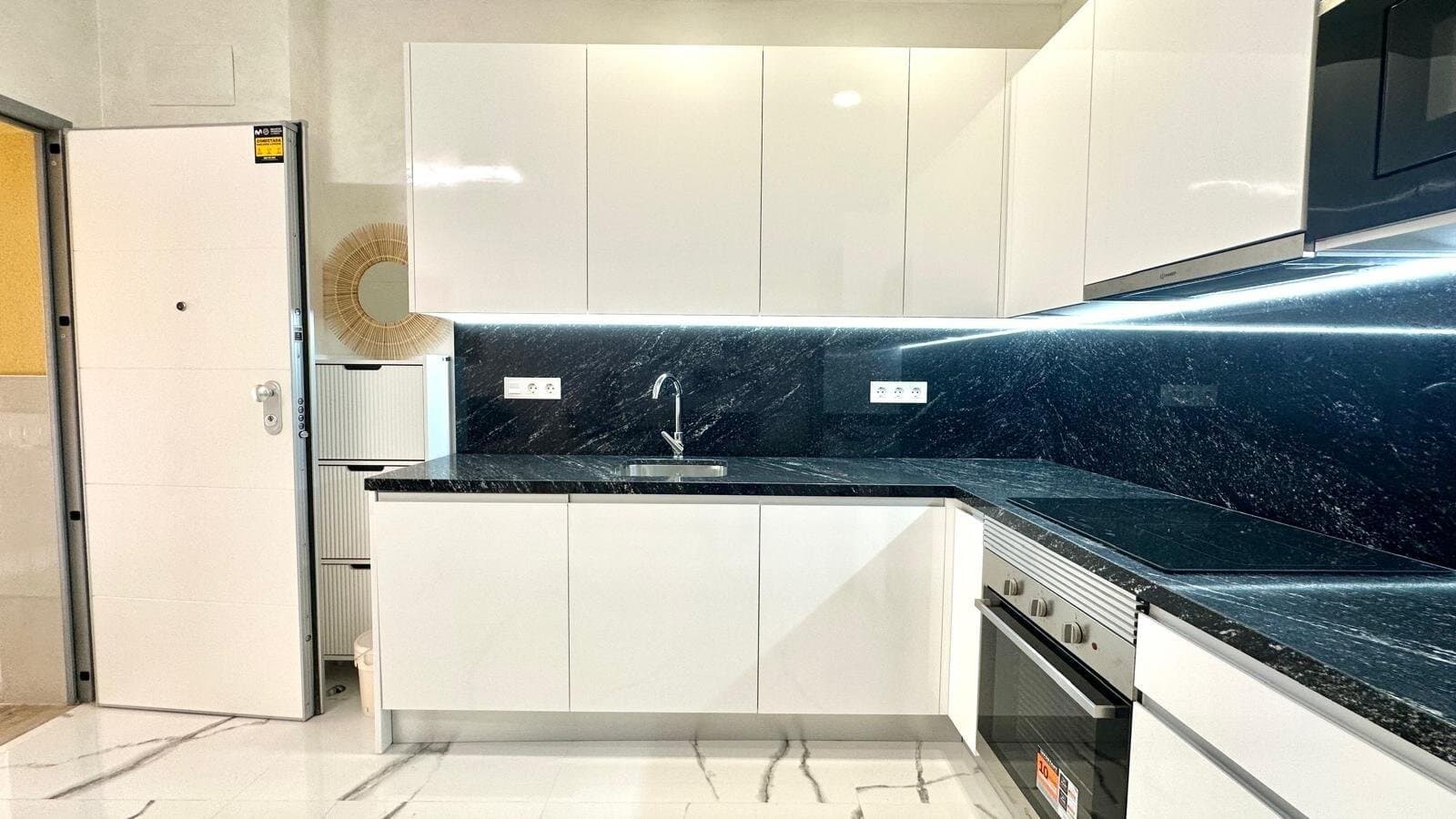2-Bedroom Apartment in Playa del Cura, Torrevieja - 13