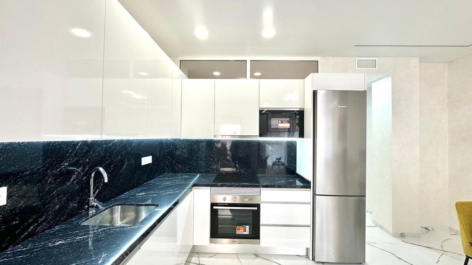 2-Bedroom Apartment in Playa del Cura, Torrevieja - 15