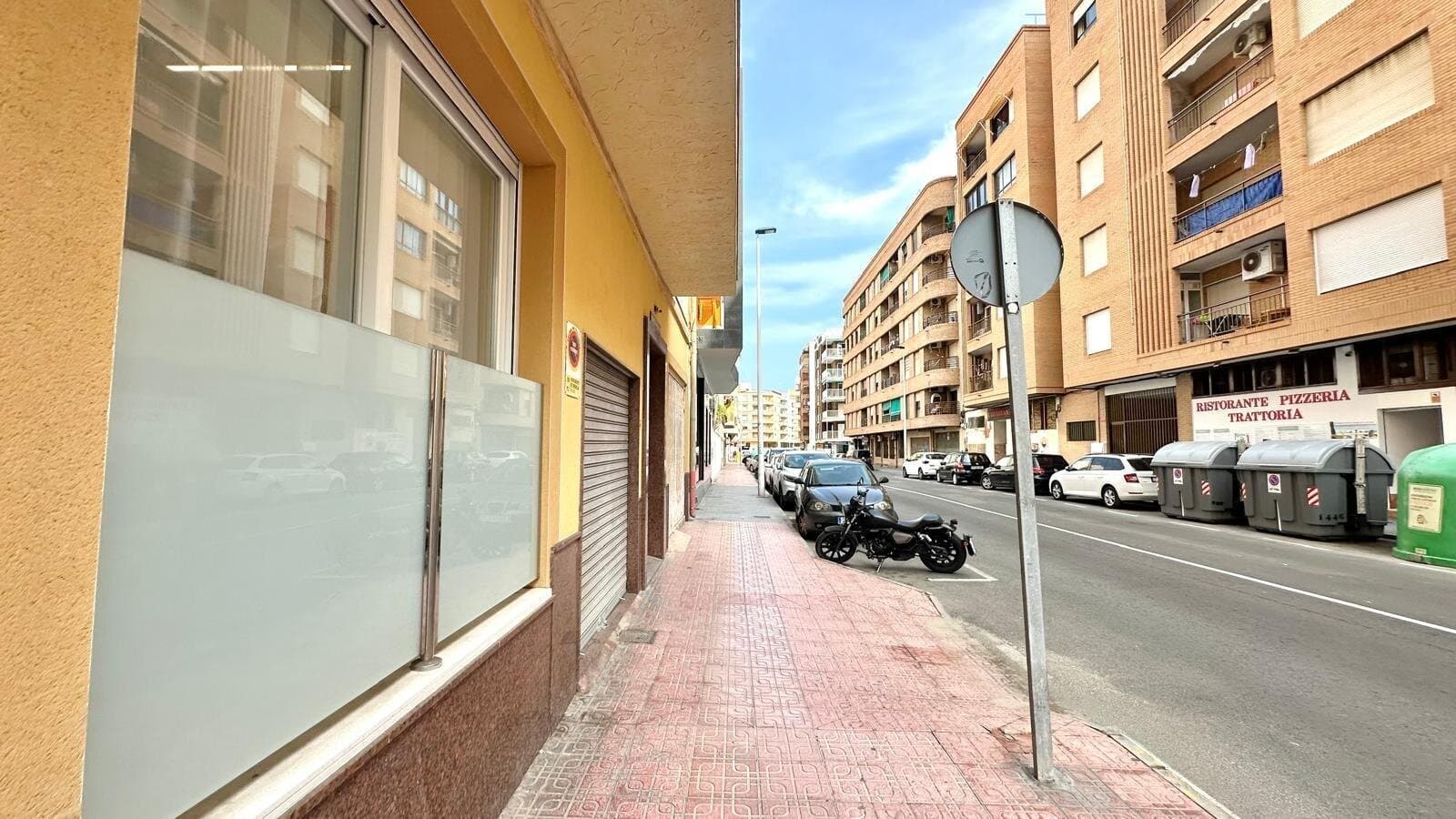 2-Bedroom Apartment in Playa del Cura, Torrevieja - 3
