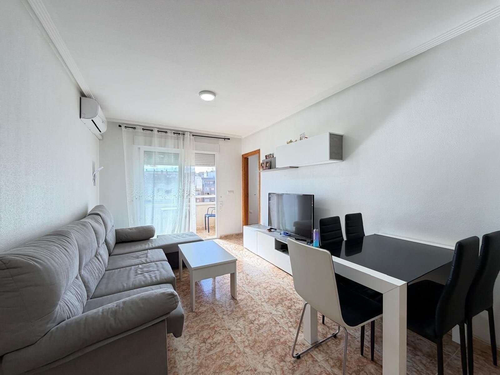 2-Bedroom Apartment in Estacion de Autobuses, Torrevieja - 17