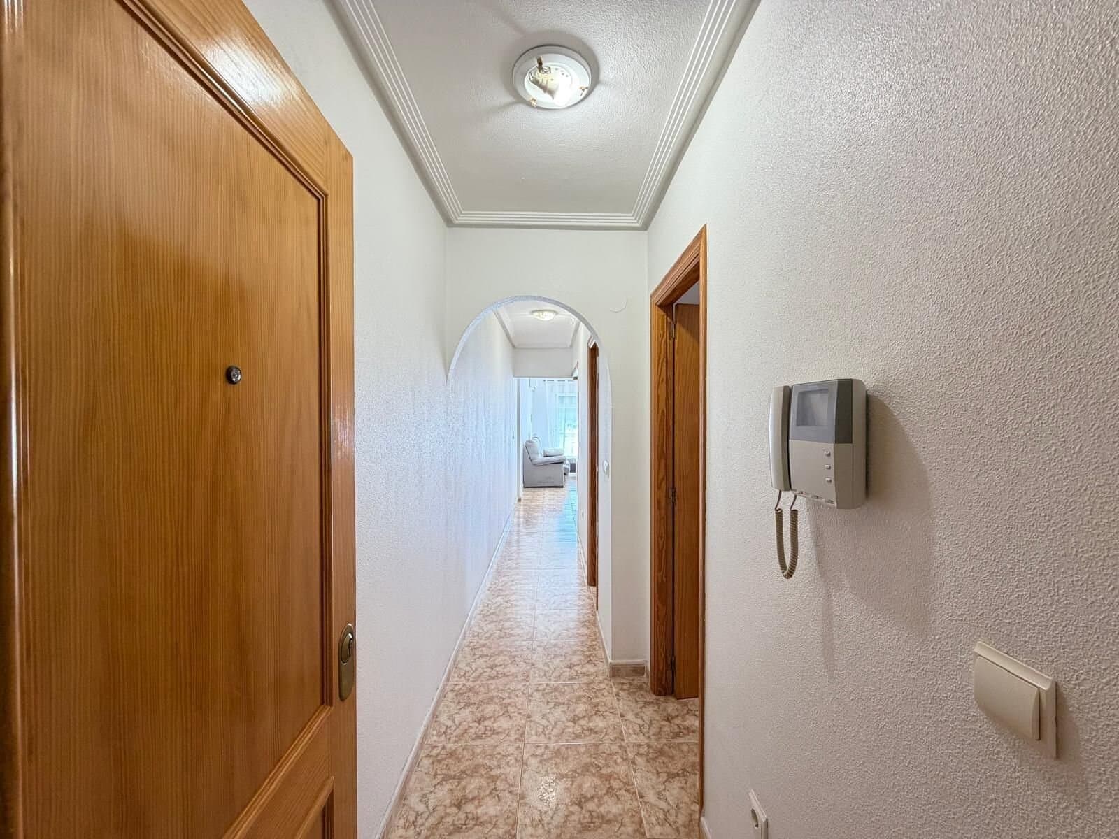 2-Bedroom Apartment in Estacion de Autobuses, Torrevieja - 2