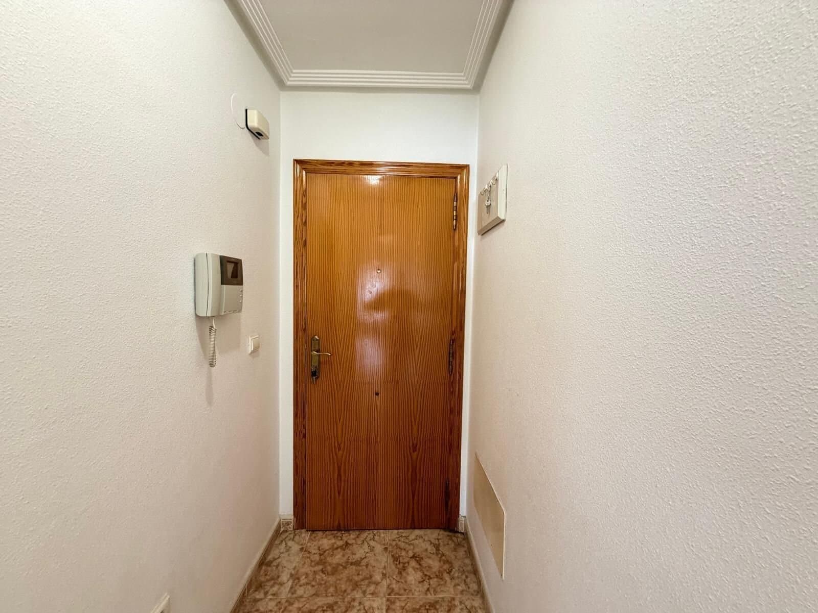 2-Bedroom Apartment in Estacion de Autobuses, Torrevieja - 3