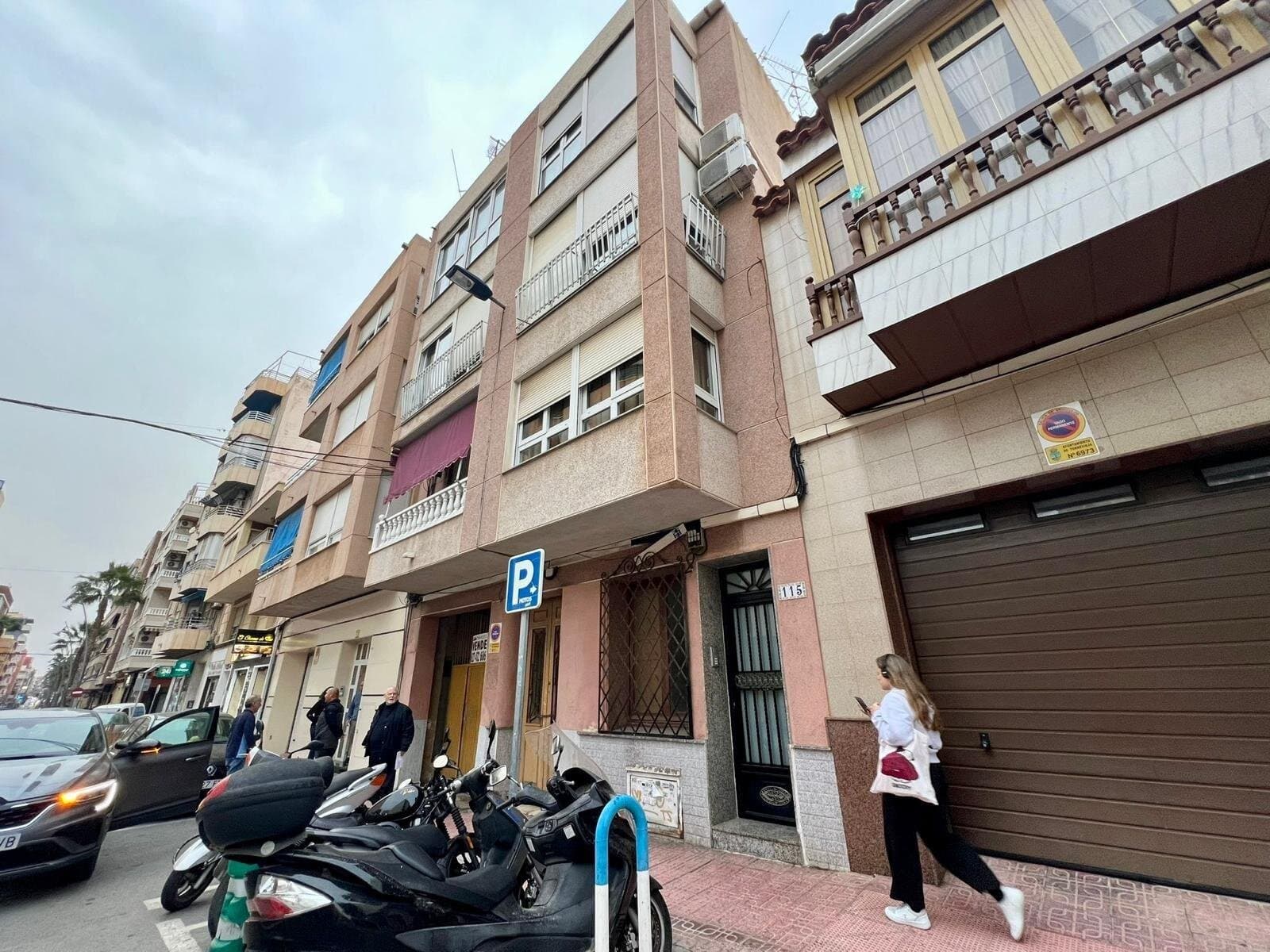 4-Bedroom Apartment in Estacion de Autobuses, Torrevieja - 17