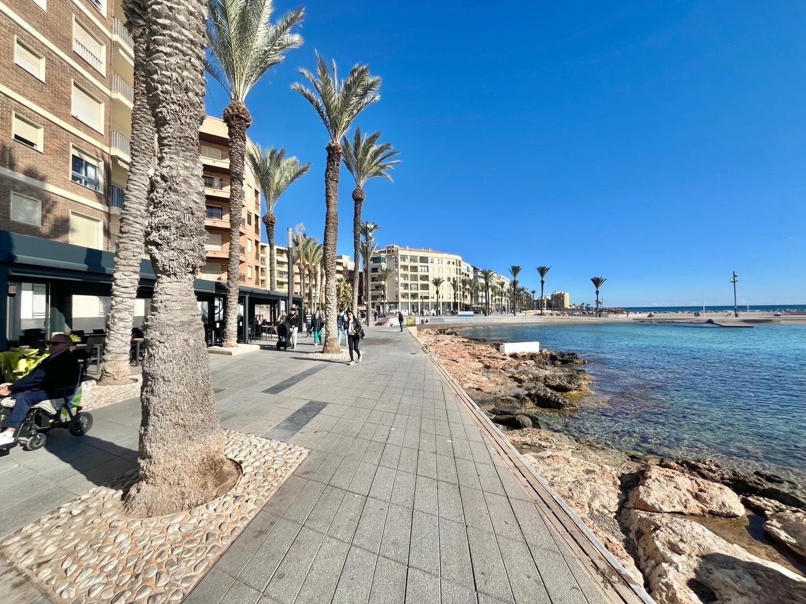 4-Bedroom Apartment in Estacion de Autobuses, Torrevieja - 31