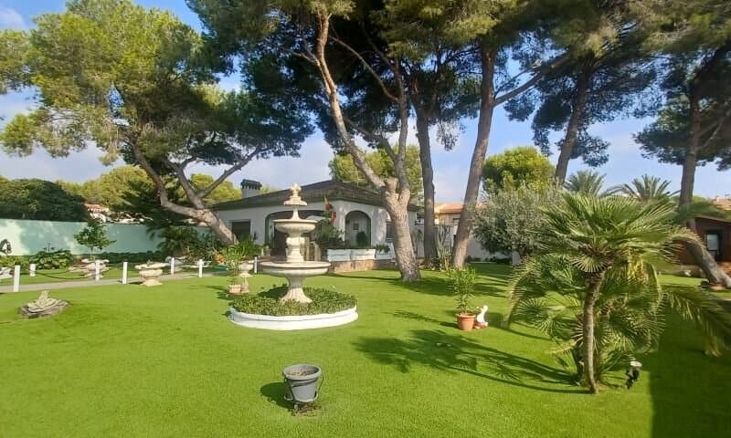 Villa de 3 Dormitorios en Altos de Campoamor, Orihuela Costa - 38
