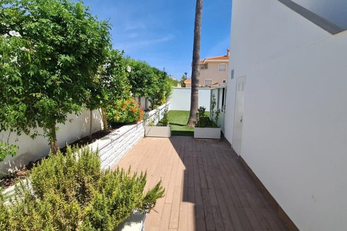 Villa de 4 Dormitorios en Comunidad Valenciana, Almoradi - 16