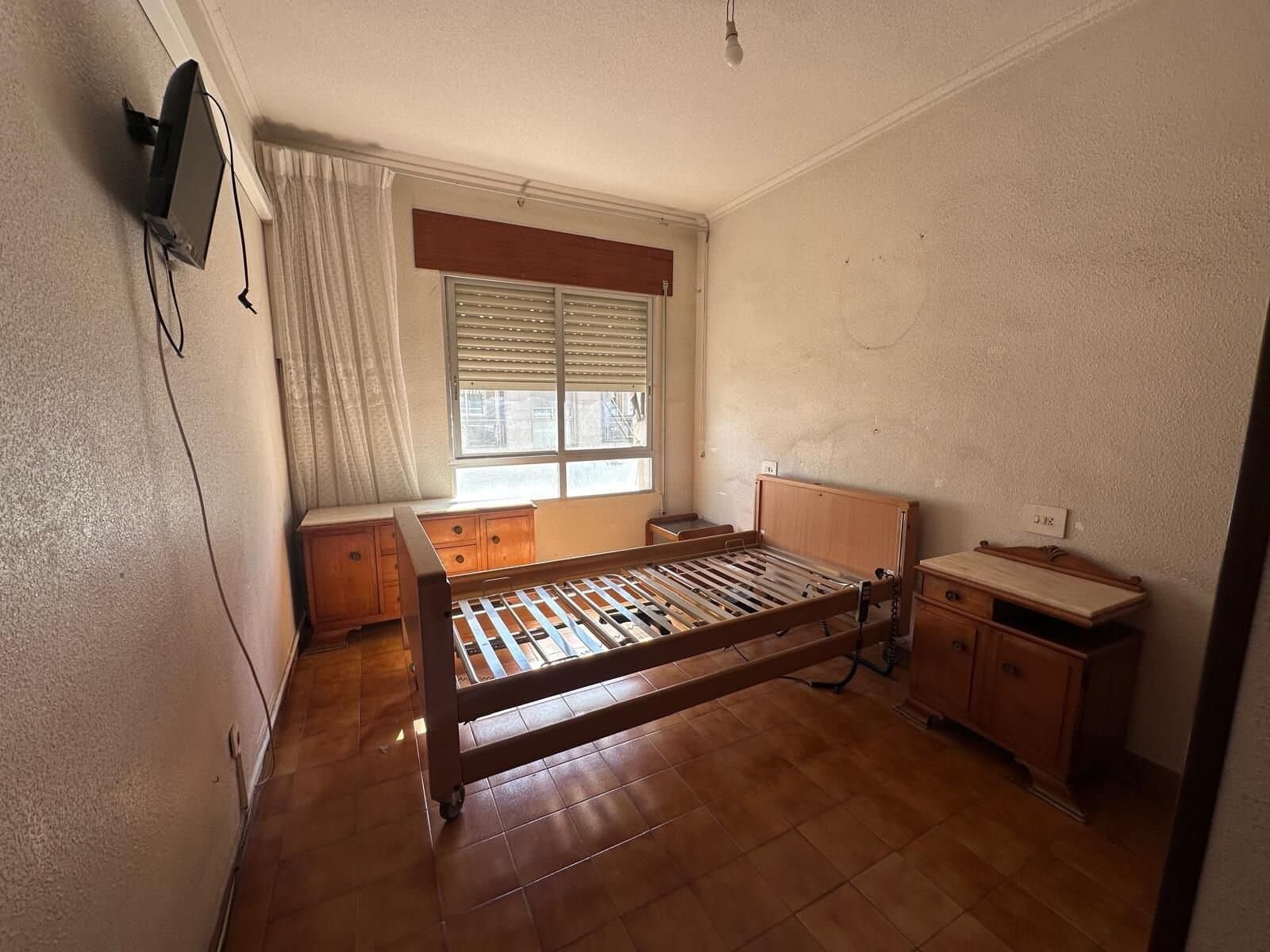 4-Bedroom Apartment in Torrevieja, Torrevieja - 12