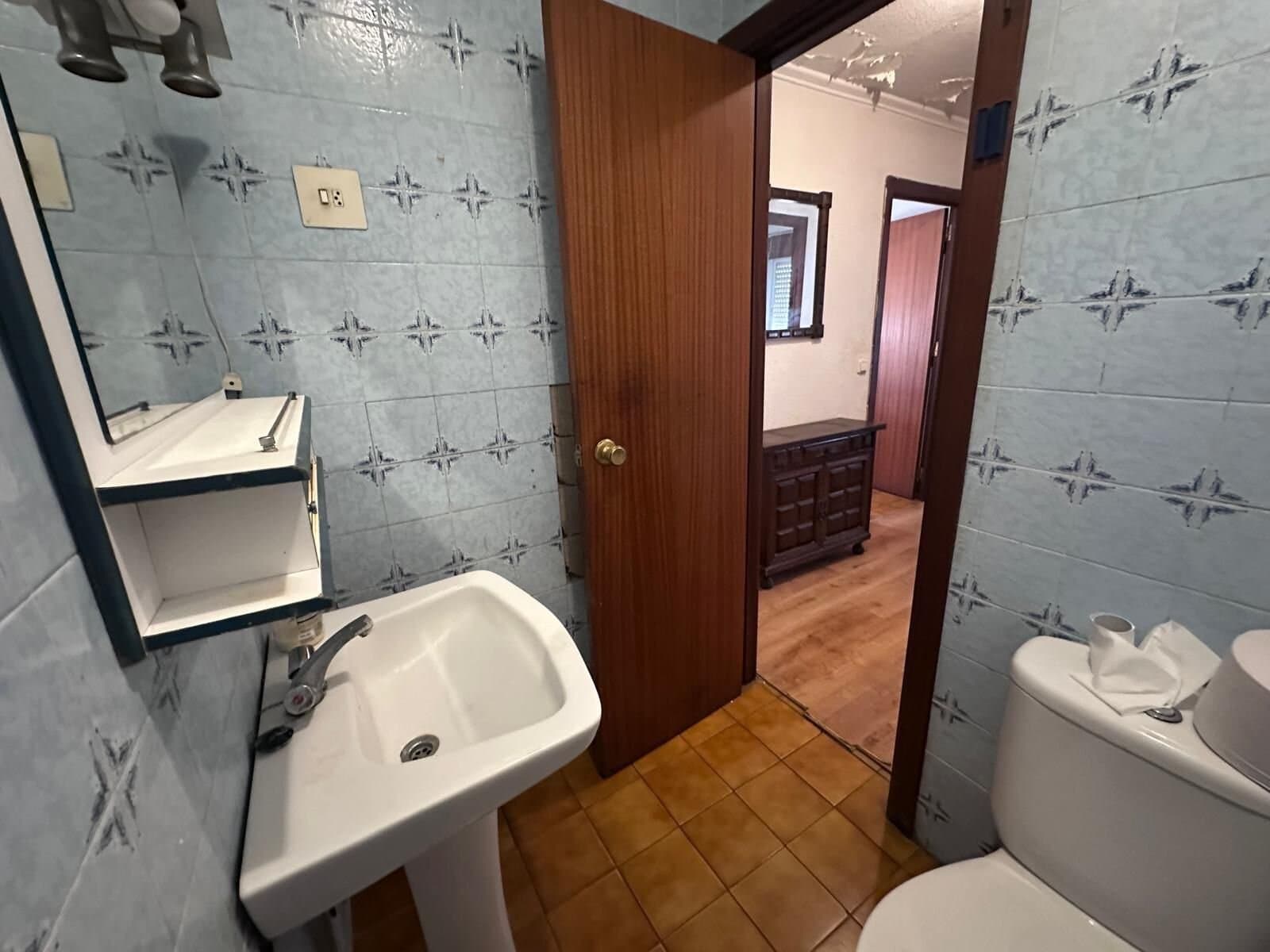 4-Bedroom Apartment in Torrevieja, Torrevieja - 13