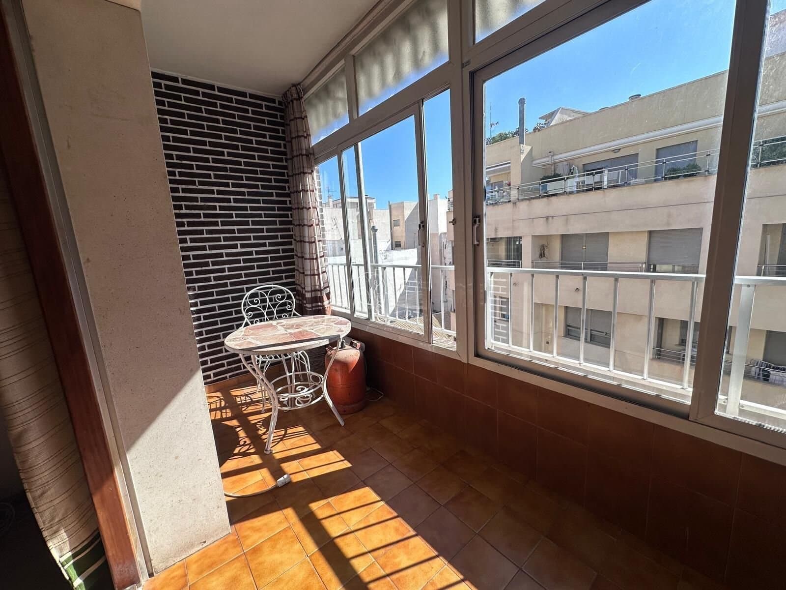 4-Bedroom Apartment in Torrevieja, Torrevieja - 2