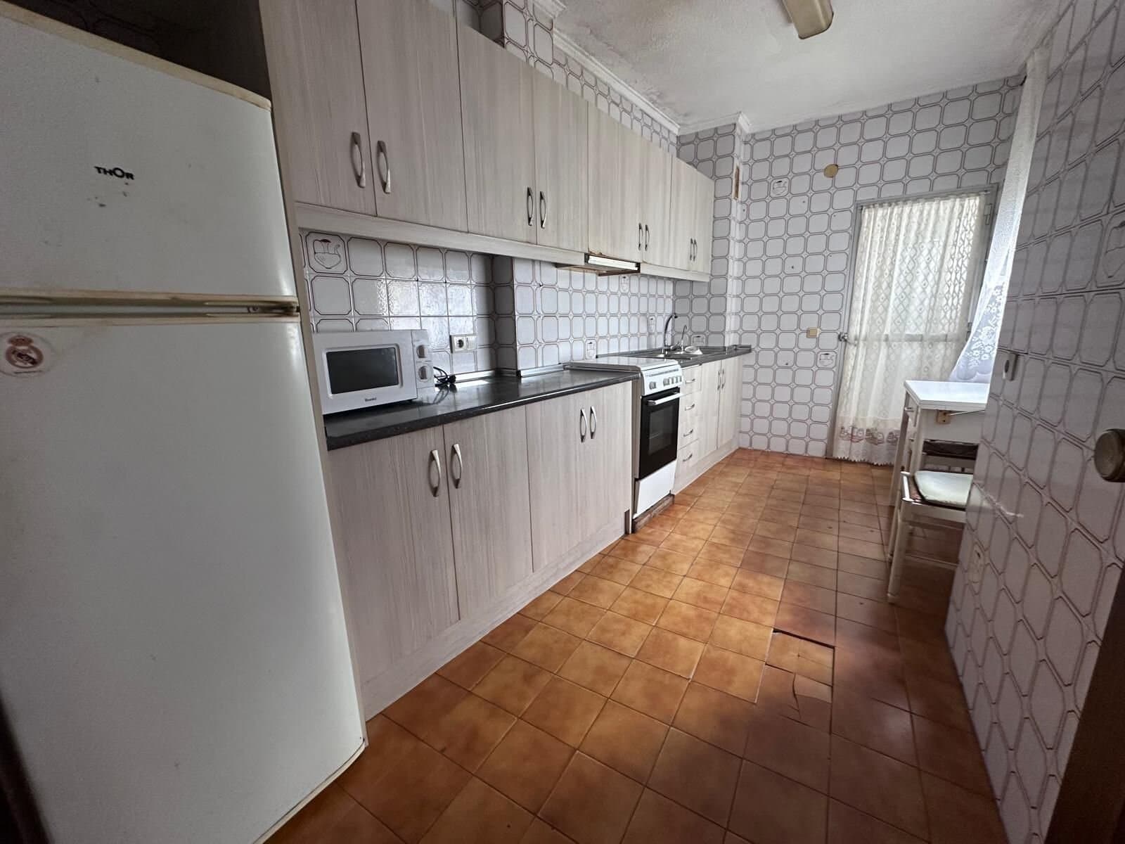 4-Bedroom Apartment in Torrevieja, Torrevieja - 7