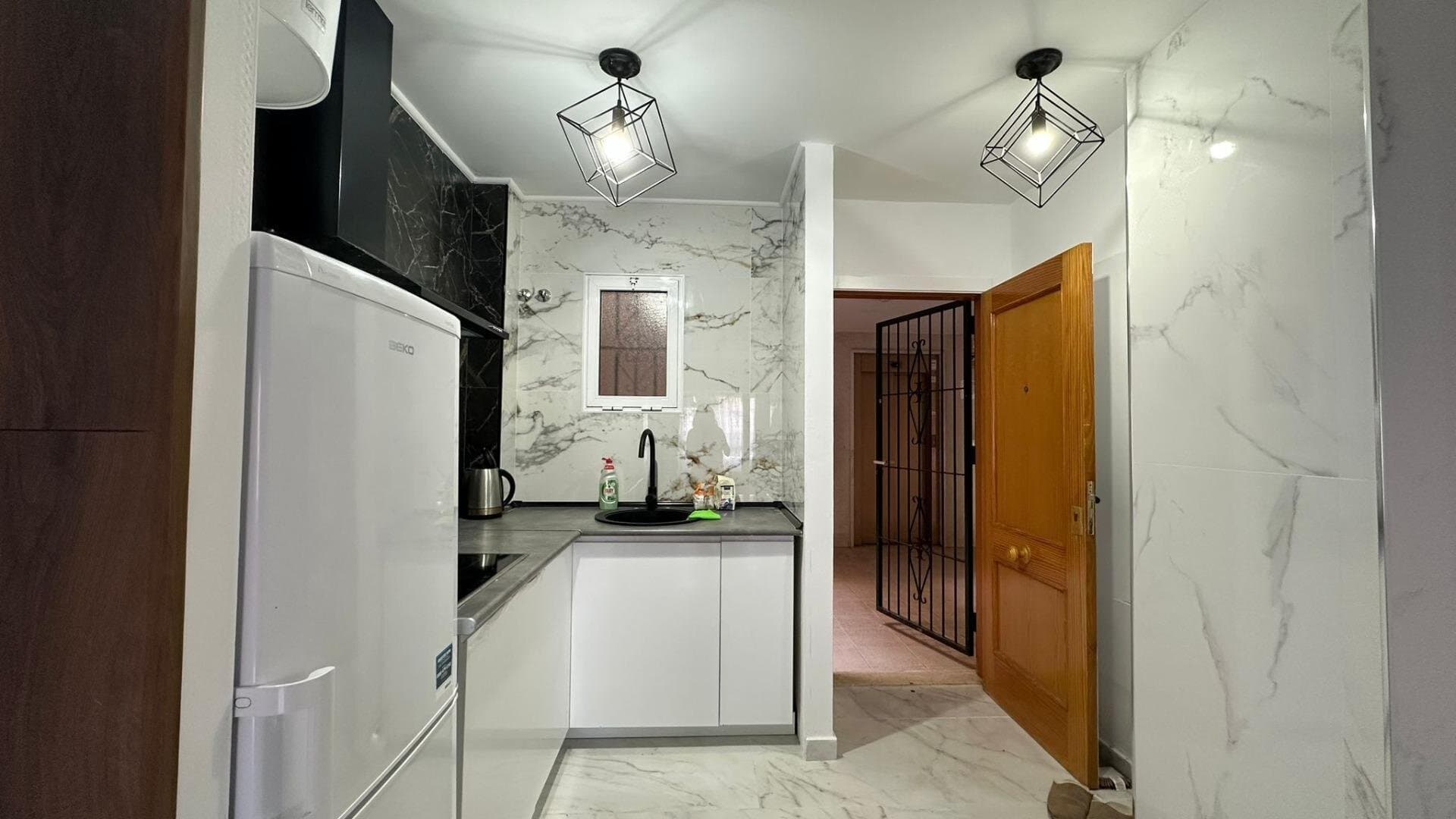 2-Bedroom Apartment in Torrevieja, Torrevieja - 12