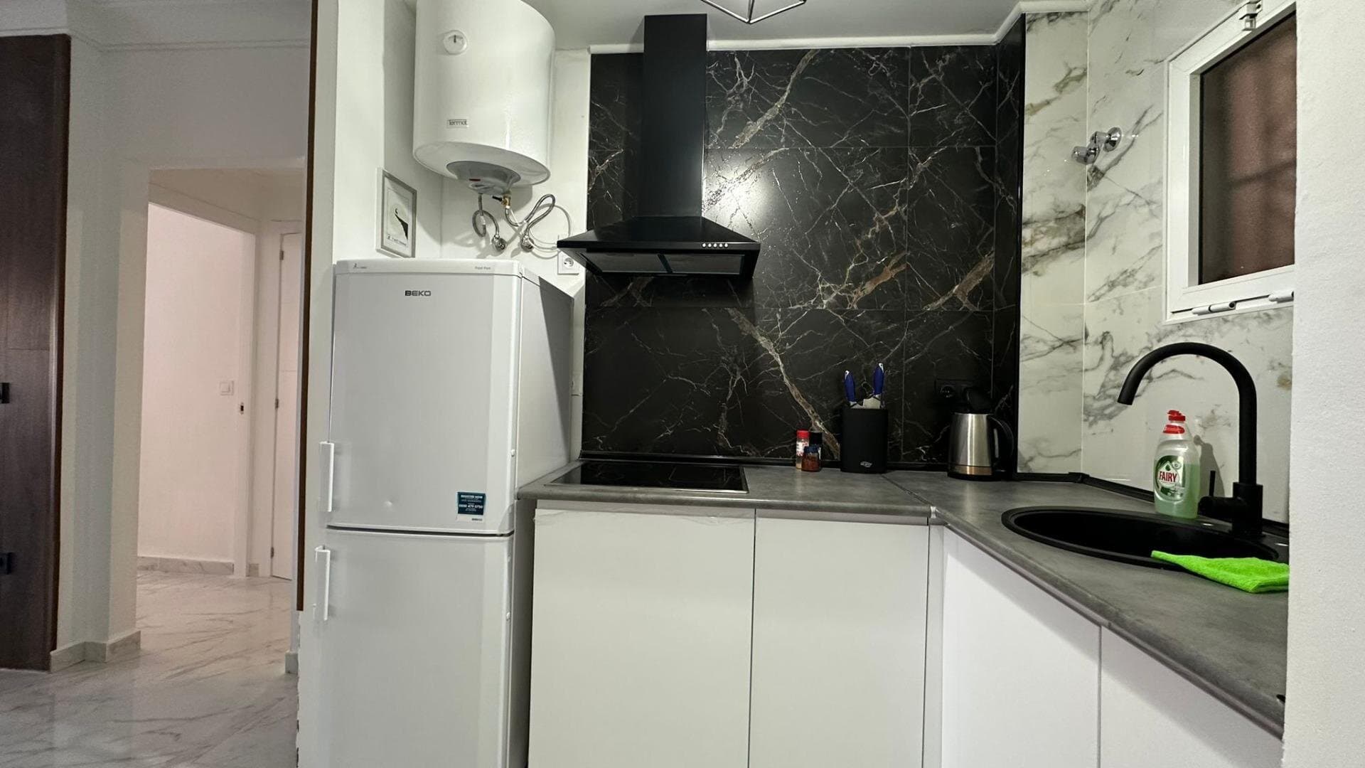2-Bedroom Apartment in Torrevieja, Torrevieja - 13