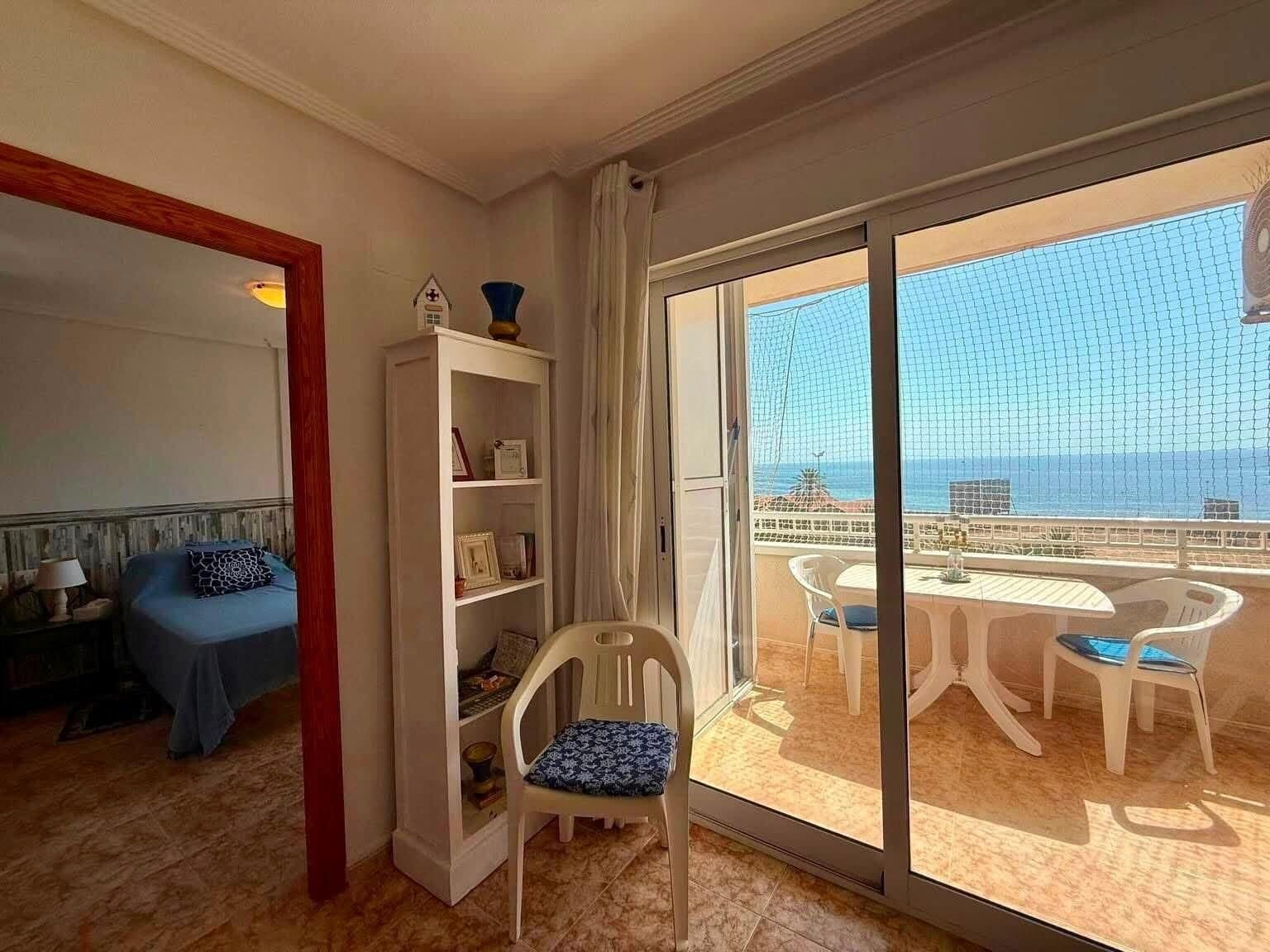 2-Bedroom Apartment in Estacion de Autobuses, Torrevieja - 13