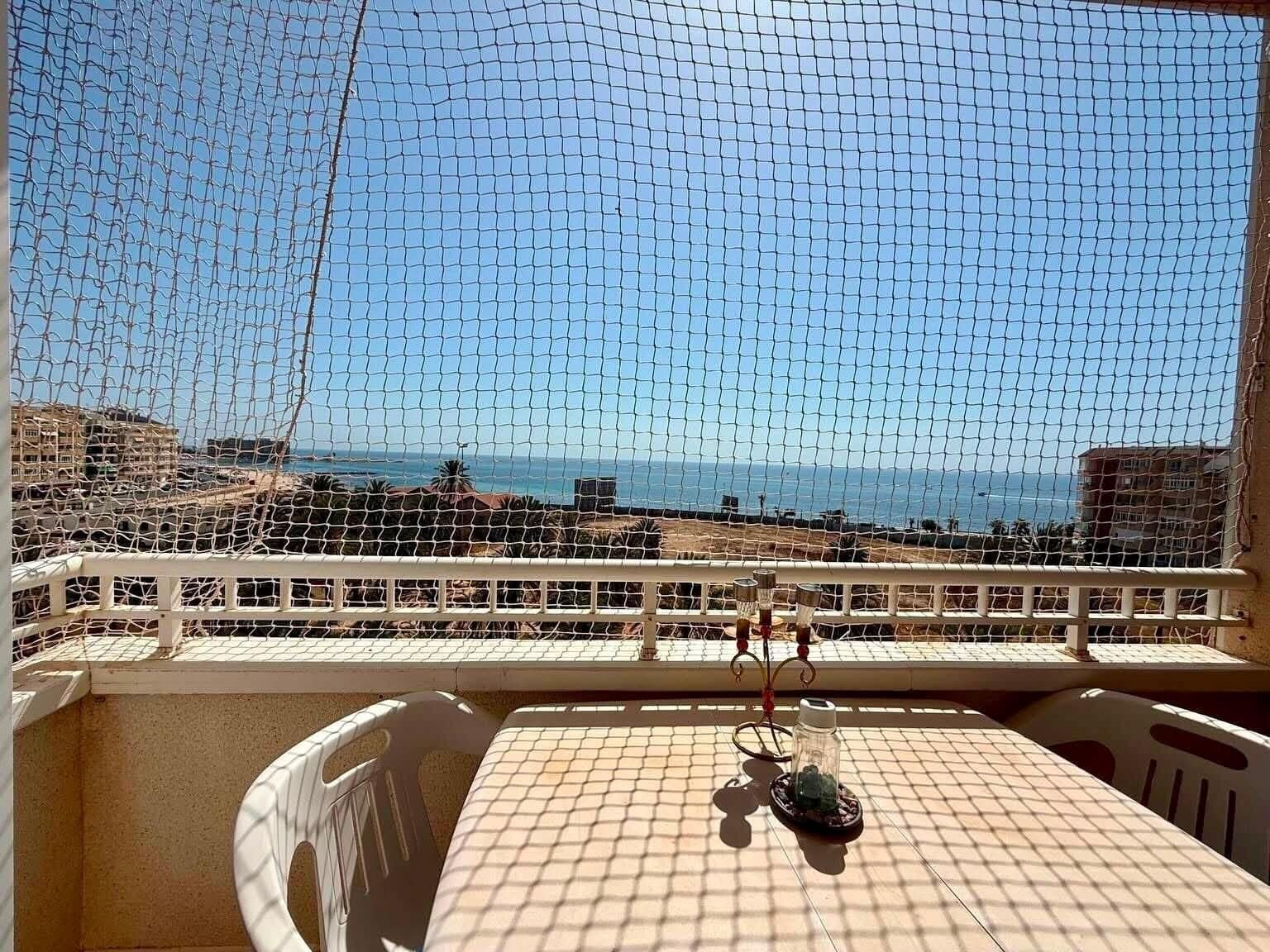 2-Bedroom Apartment in Estacion de Autobuses, Torrevieja - 2