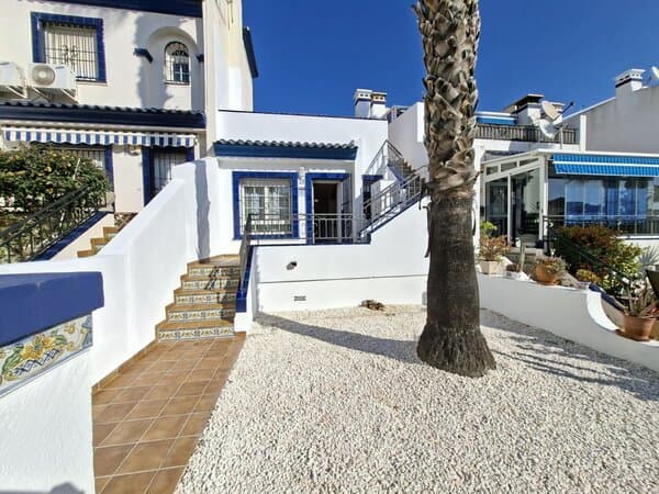 Bungalow de 2 Dormitorios en Villamartín-las Filipinas, Orihuela Costa