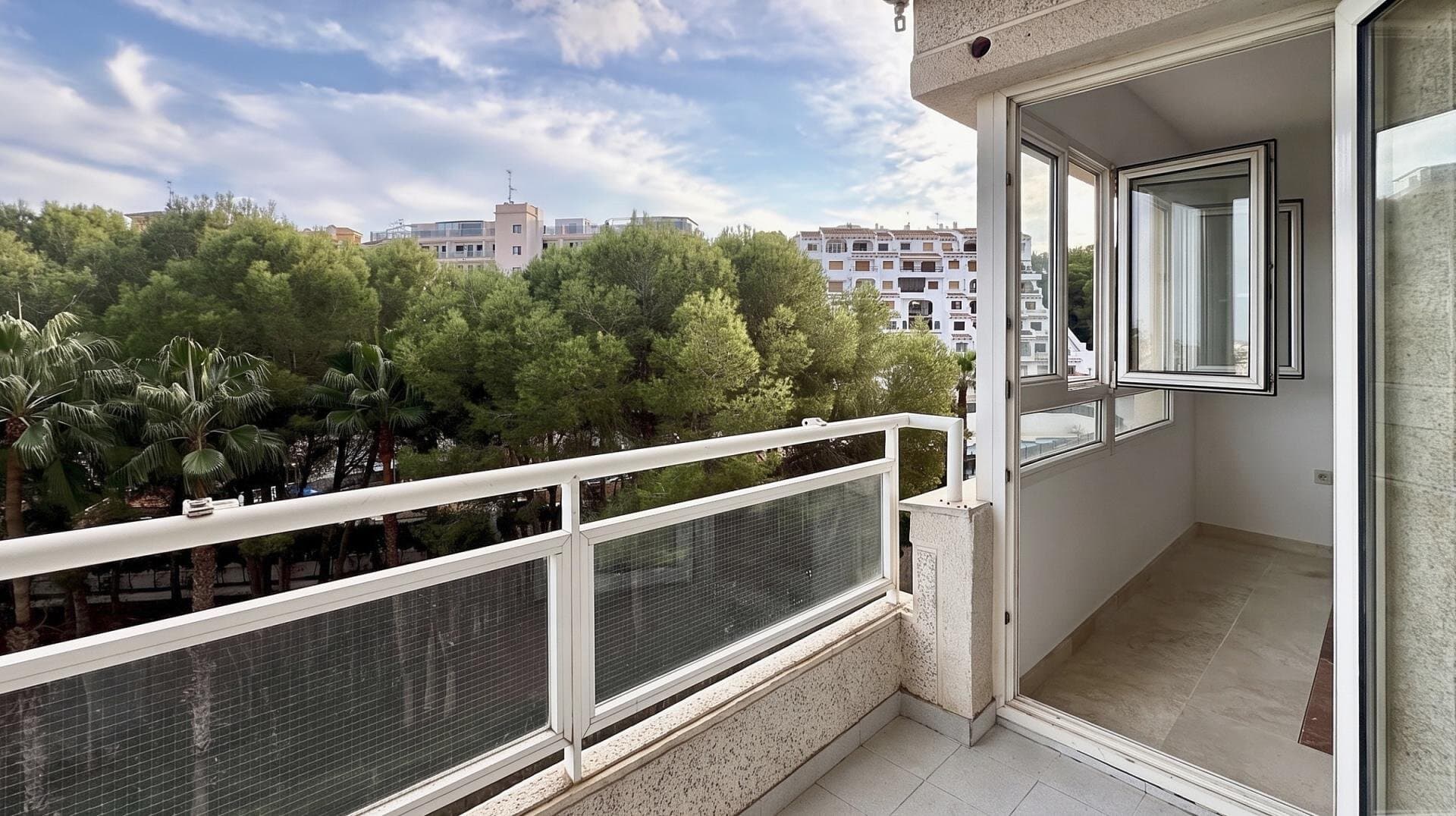 Apartamento de 2 Dormitorios en Lomas de Cabo Roig, Orihuela Costa - 13