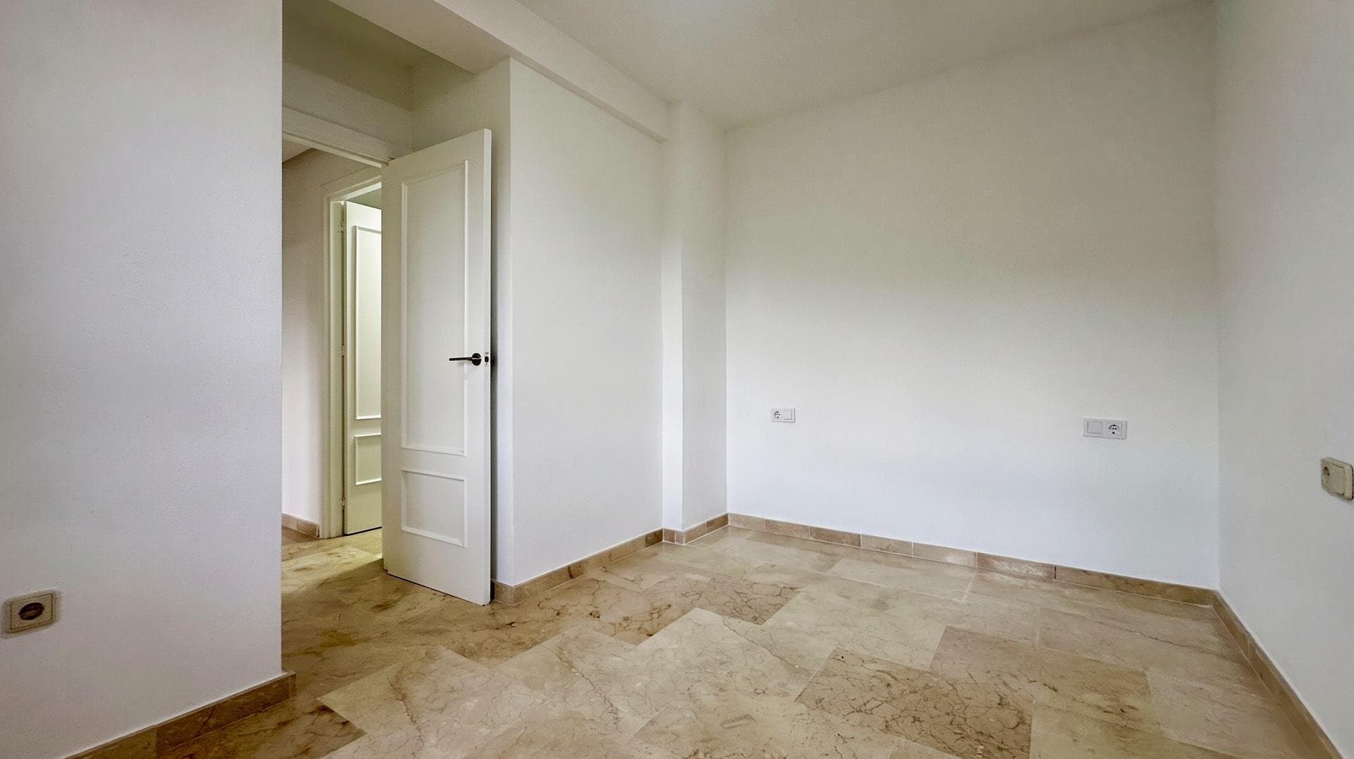 Apartamento de 2 Dormitorios en Lomas de Cabo Roig, Orihuela Costa - 15