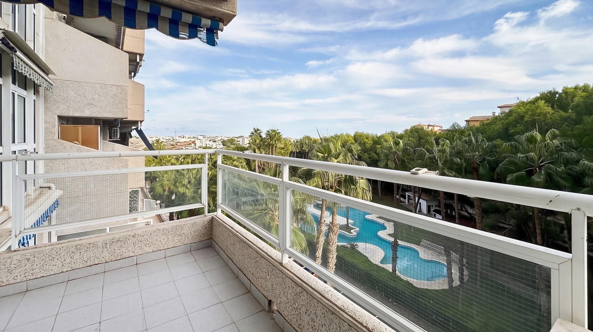 Apartamento de 2 Dormitorios en Lomas de Cabo Roig, Orihuela Costa - 6