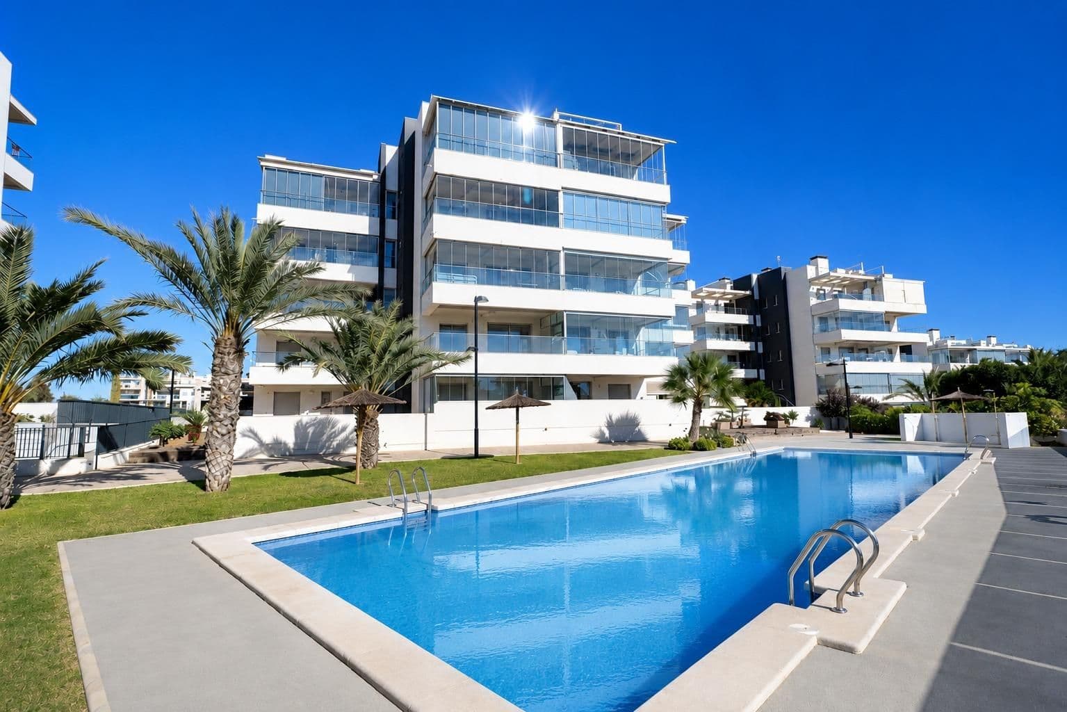 Apartamento de 3 Dormitorios en Los Dolses, Orihuela Costa