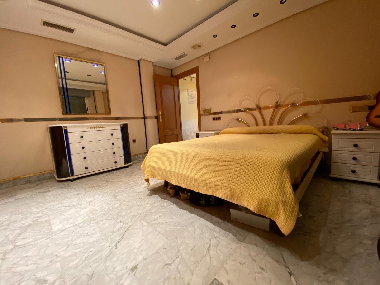 2-Bedroom Penthouse in Centro, Torrevieja - 12