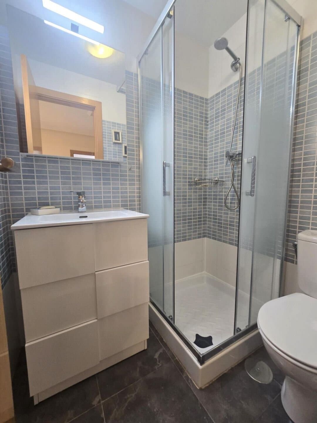 2-Bedroom Apartment in Torrevieja - 16