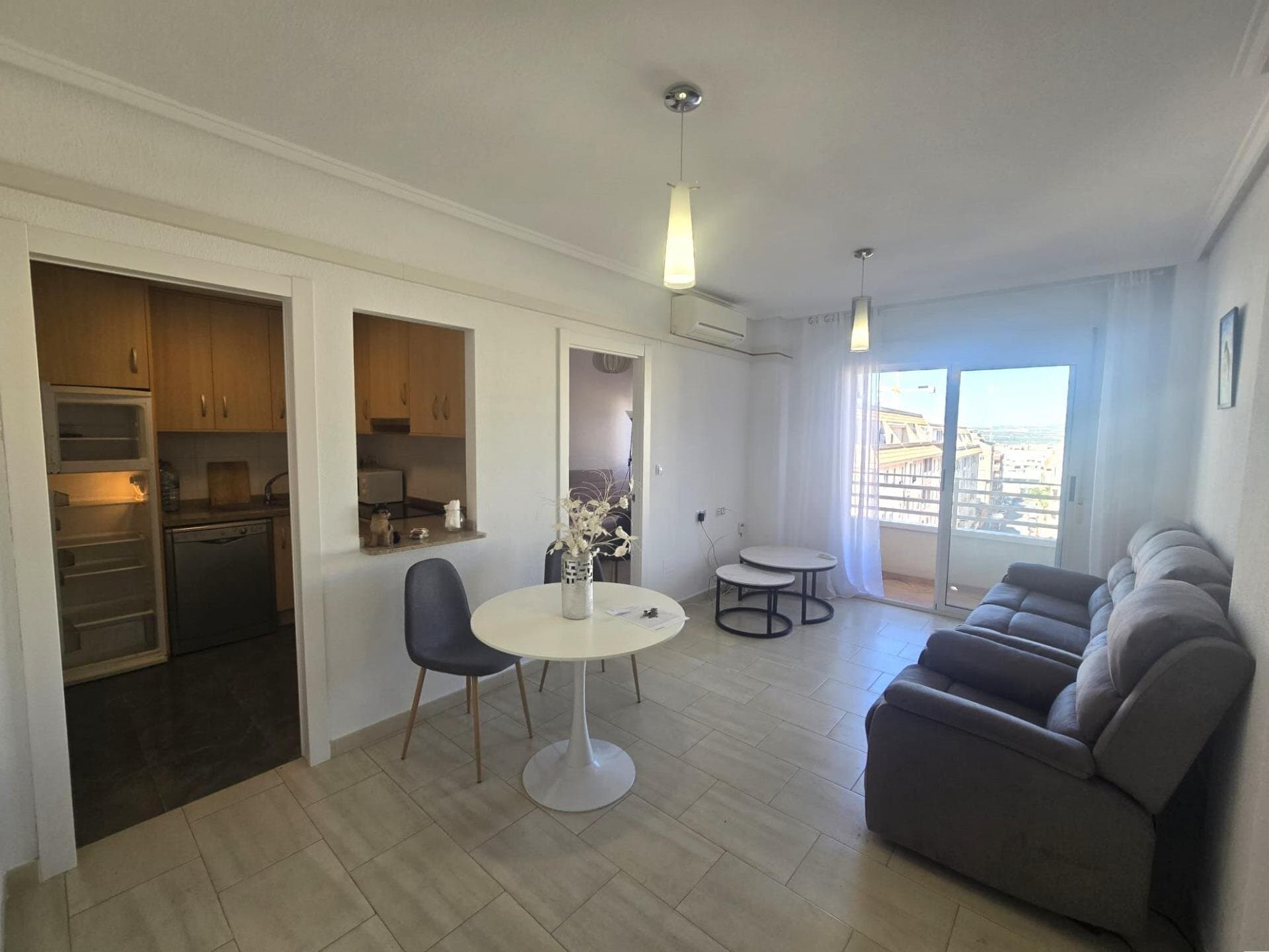 2-Bedroom Apartment in Torrevieja - 3