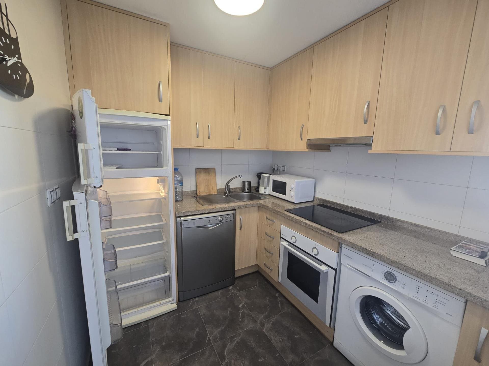 2-Bedroom Apartment in Torrevieja - 9