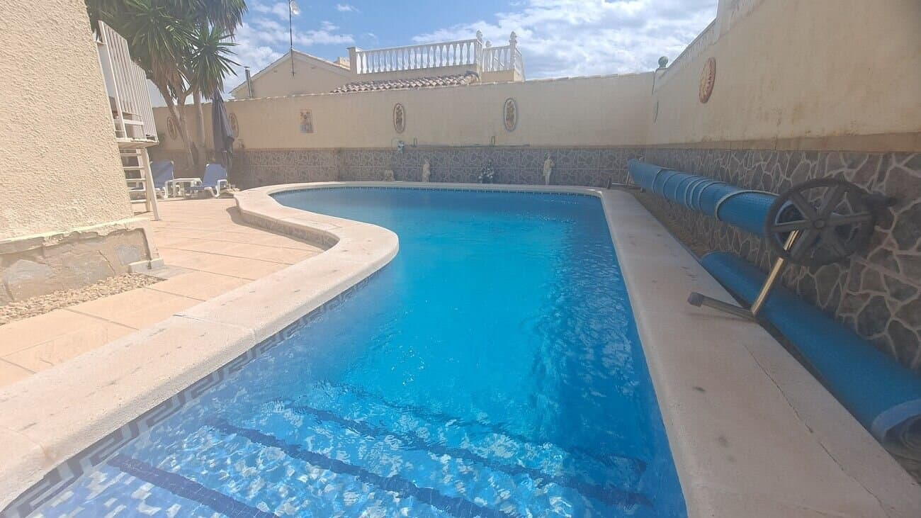 Villa de 3 Dormitorios en Las Filipinas, Orihuela Costa - 2