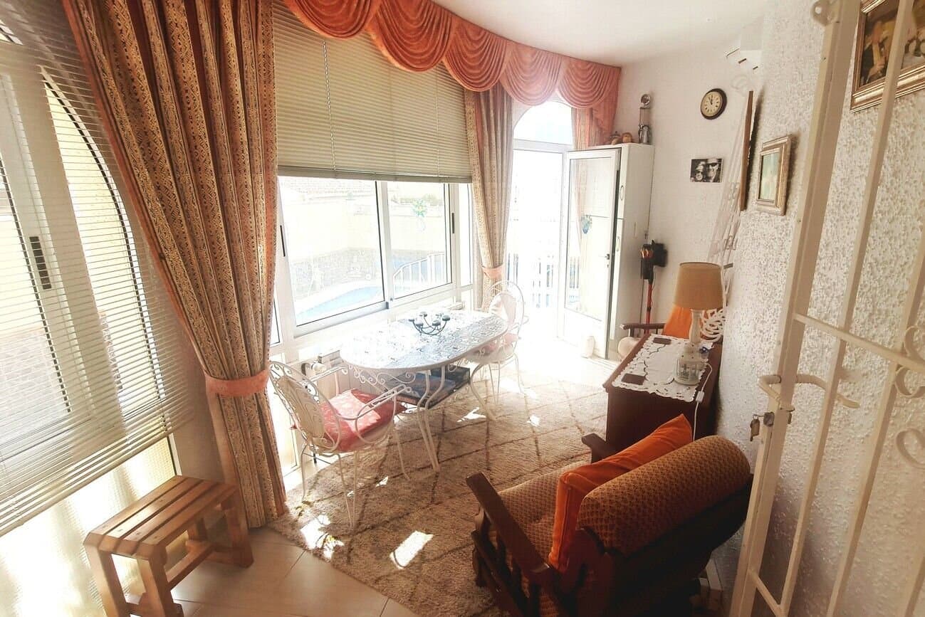 Villa de 3 Dormitorios en Las Filipinas, Orihuela Costa - 32