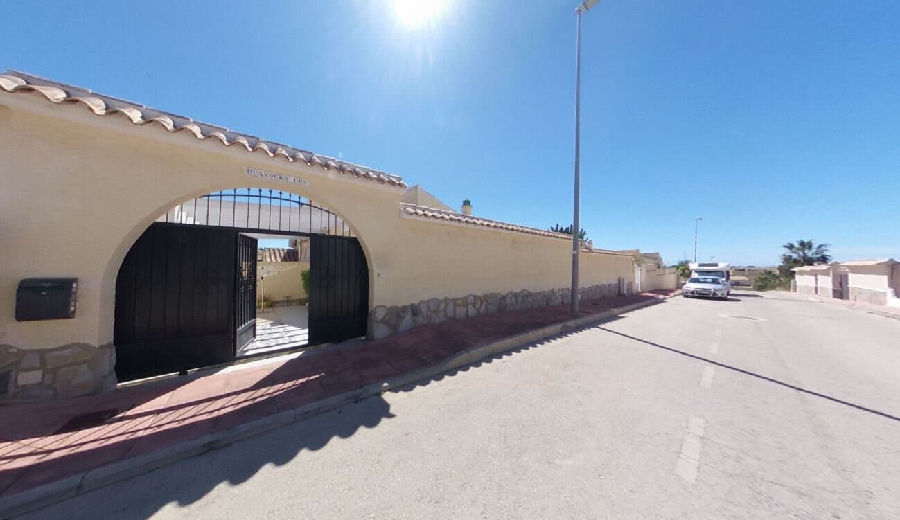 Villa de 3 Dormitorios en Las Filipinas, Orihuela Costa - 37