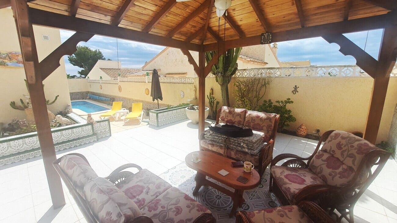 Villa de 3 Dormitorios en Las Filipinas, Orihuela Costa - 5