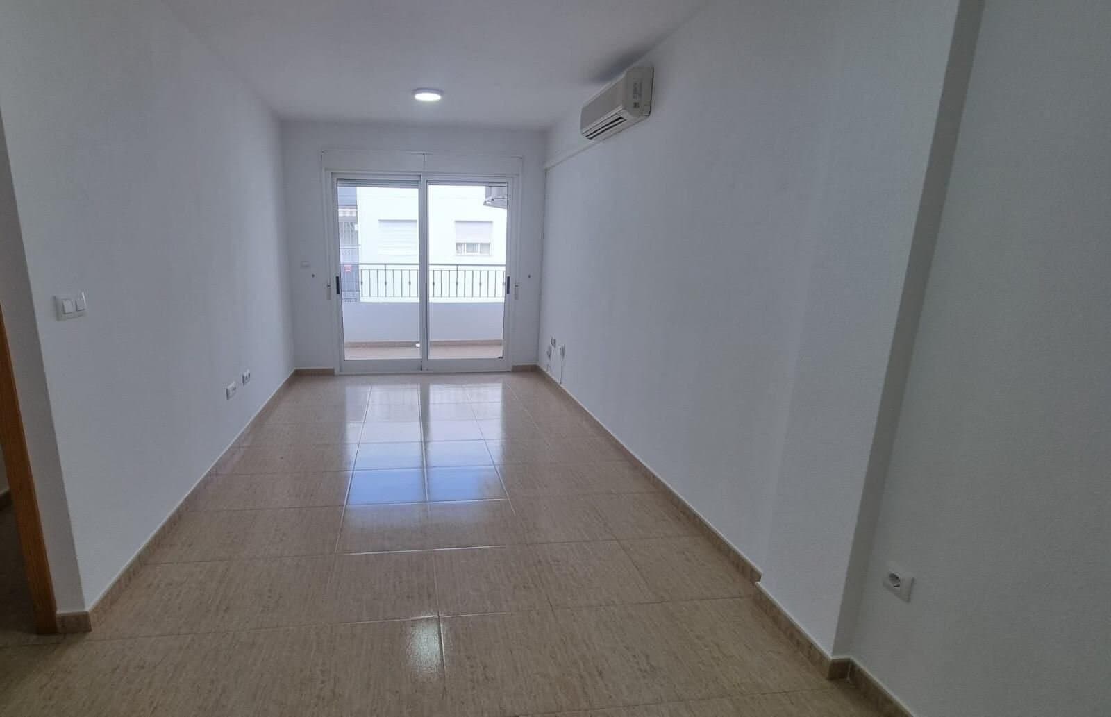 2-Bedroom Apartment in Centro, Torrevieja - 11
