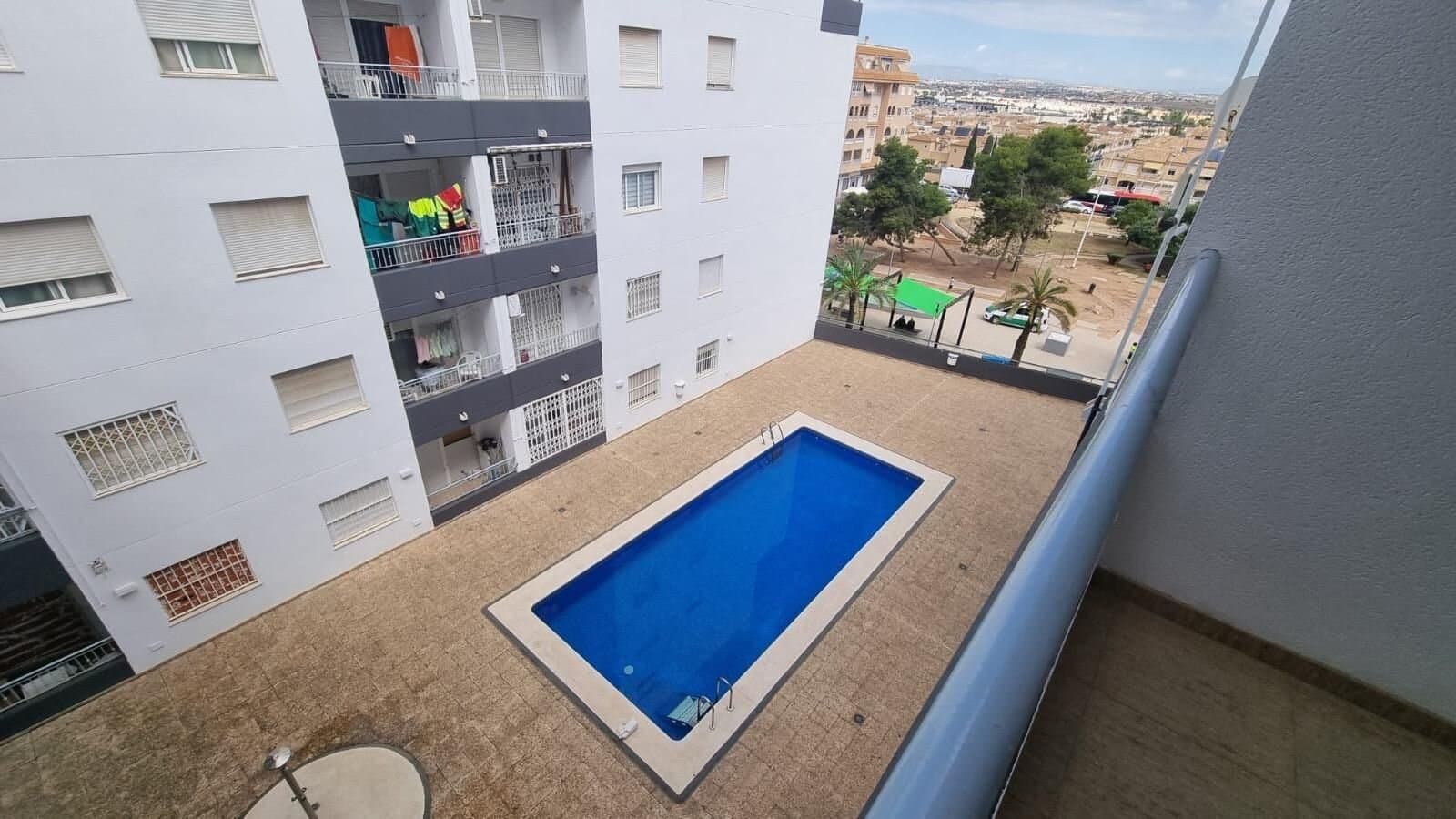 2-Bedroom Apartment in Centro, Torrevieja - 2