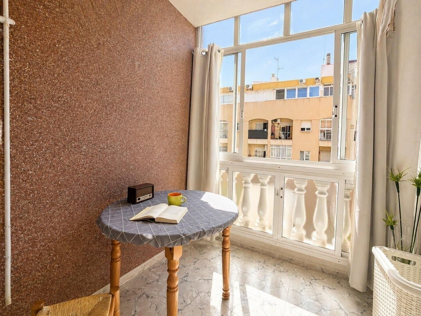 2-Bedroom Apartment in Estacion de Autobuses, Torrevieja - 17
