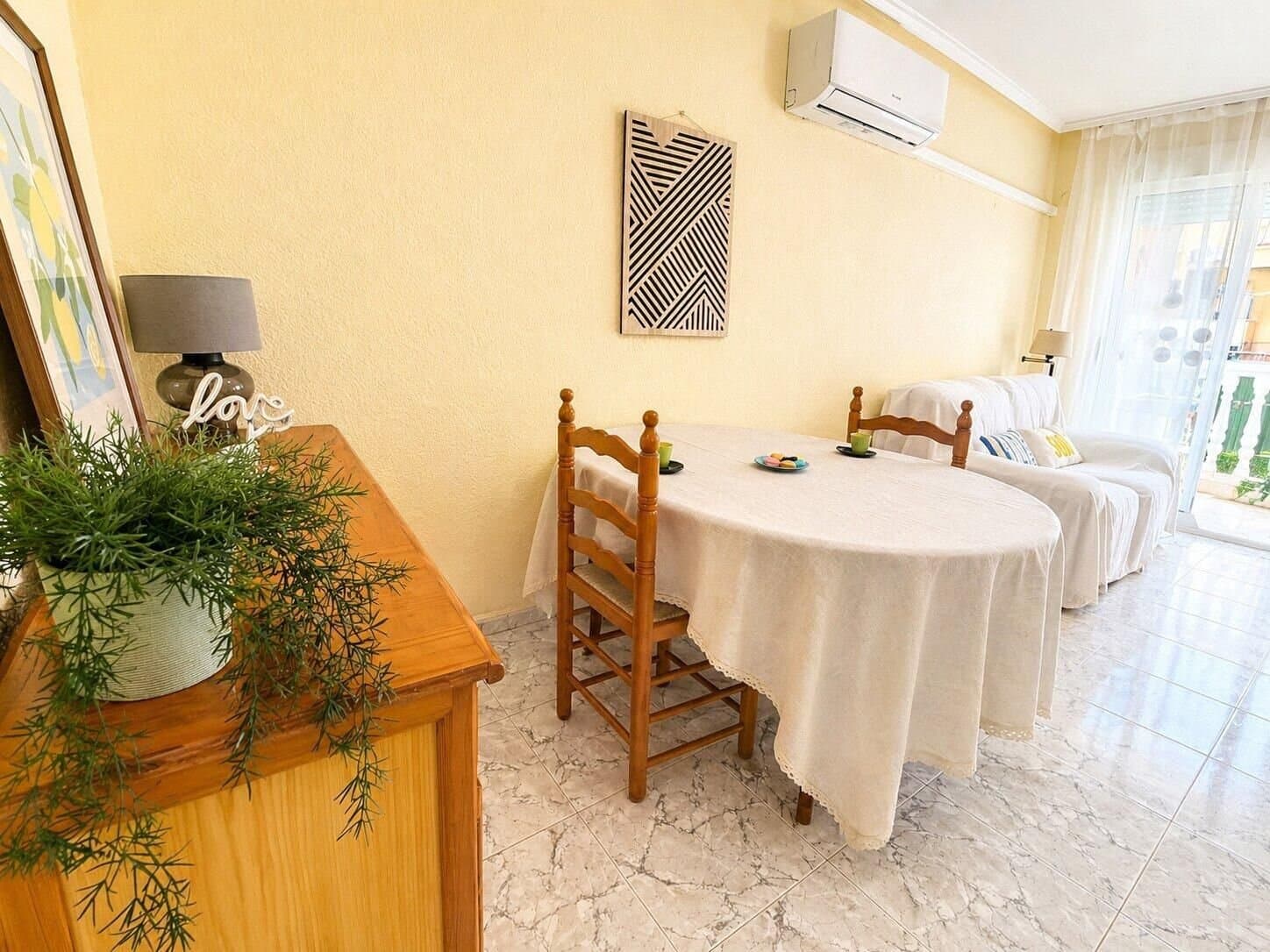 2-Bedroom Apartment in Estacion de Autobuses, Torrevieja - 3