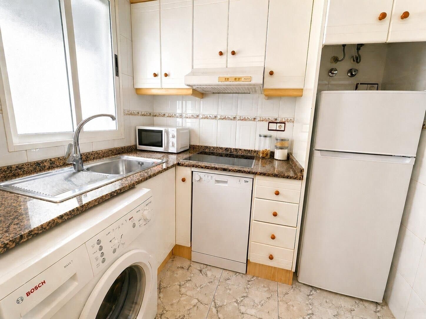 2-Bedroom Apartment in Estacion de Autobuses, Torrevieja - 9