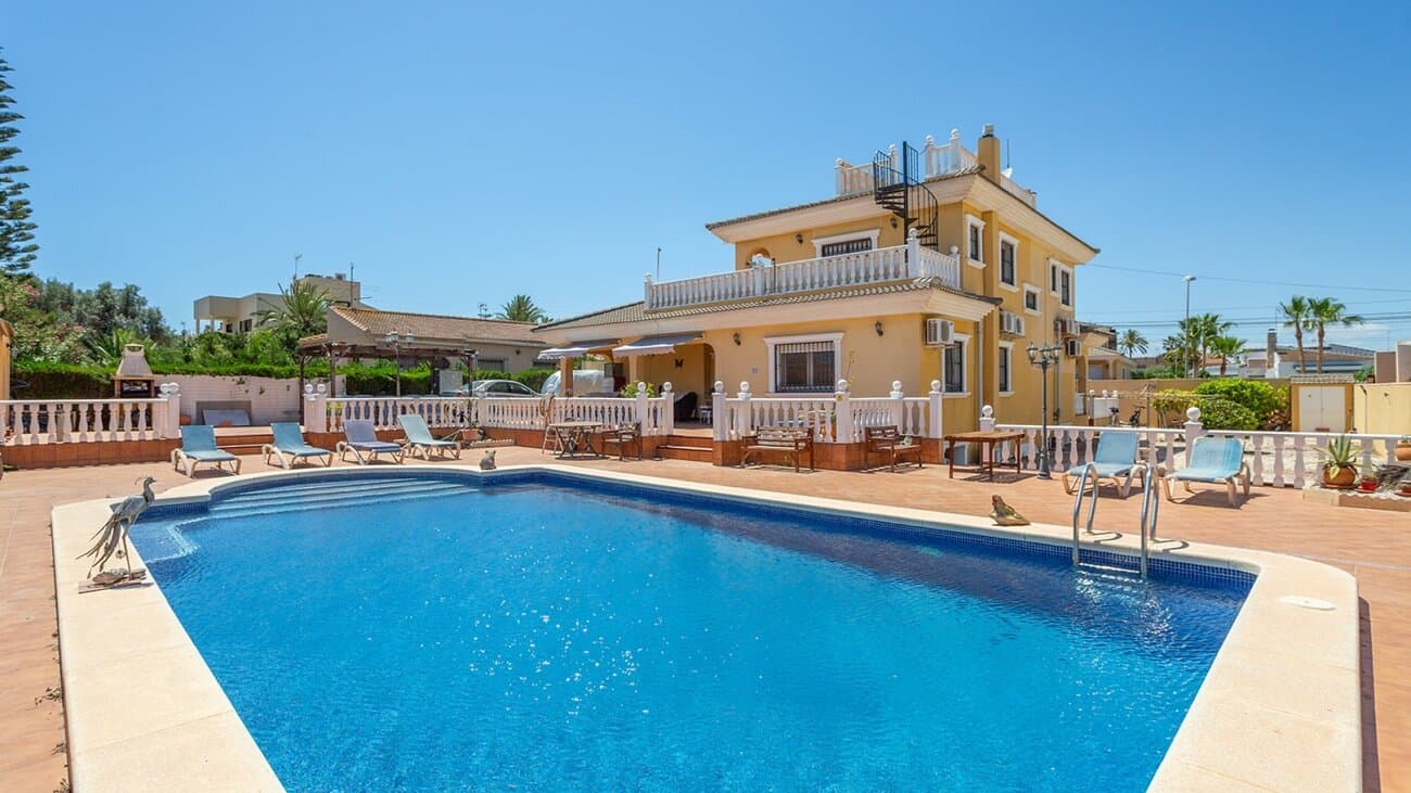 6-Bedroom Villa in Centro, Torrevieja