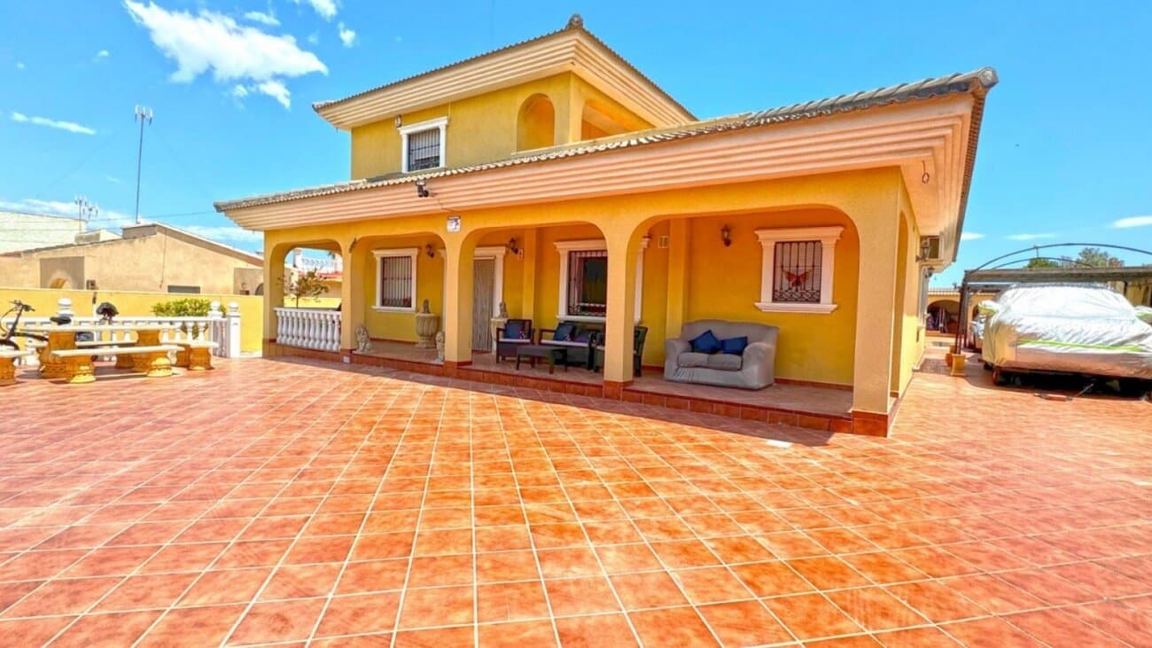 6-Bedroom Villa in Centro, Torrevieja - 3