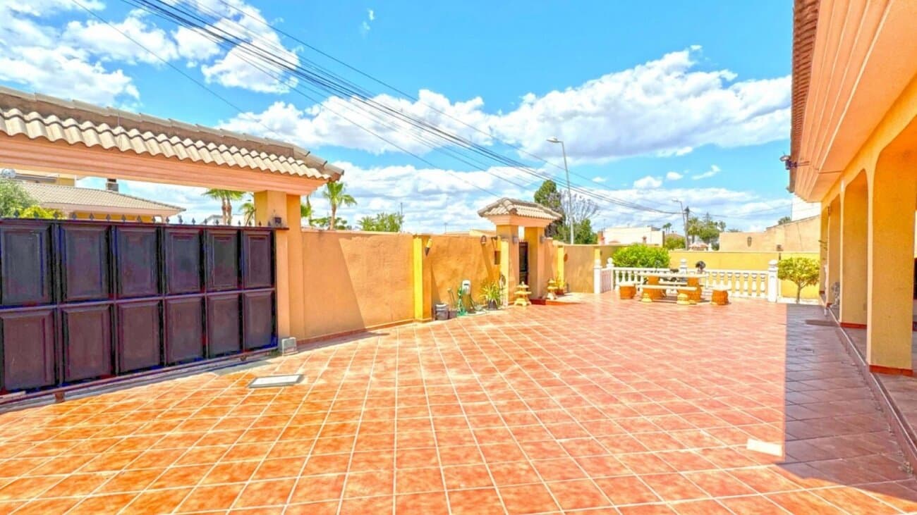 6-Bedroom Villa in Centro, Torrevieja - 4