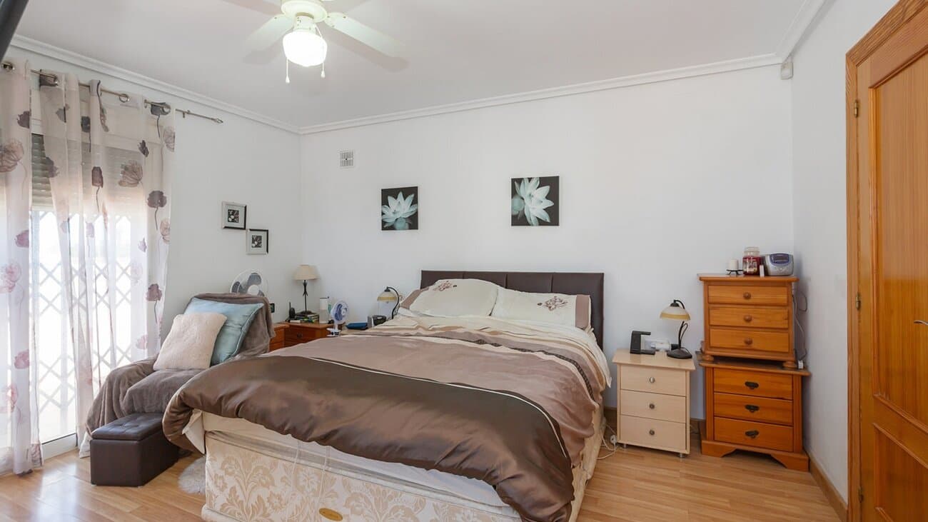 6-Bedroom Villa in Centro, Torrevieja - 40