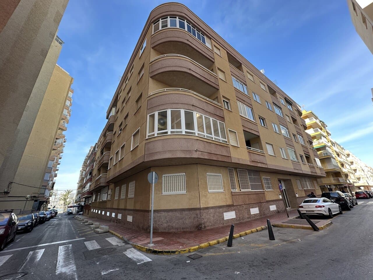 2-Bedroom Apartment in Centro, Torrevieja - 2