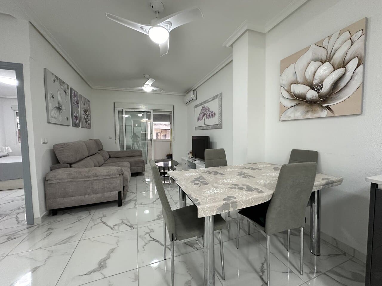 2-Bedroom Apartment in Centro, Torrevieja - 9