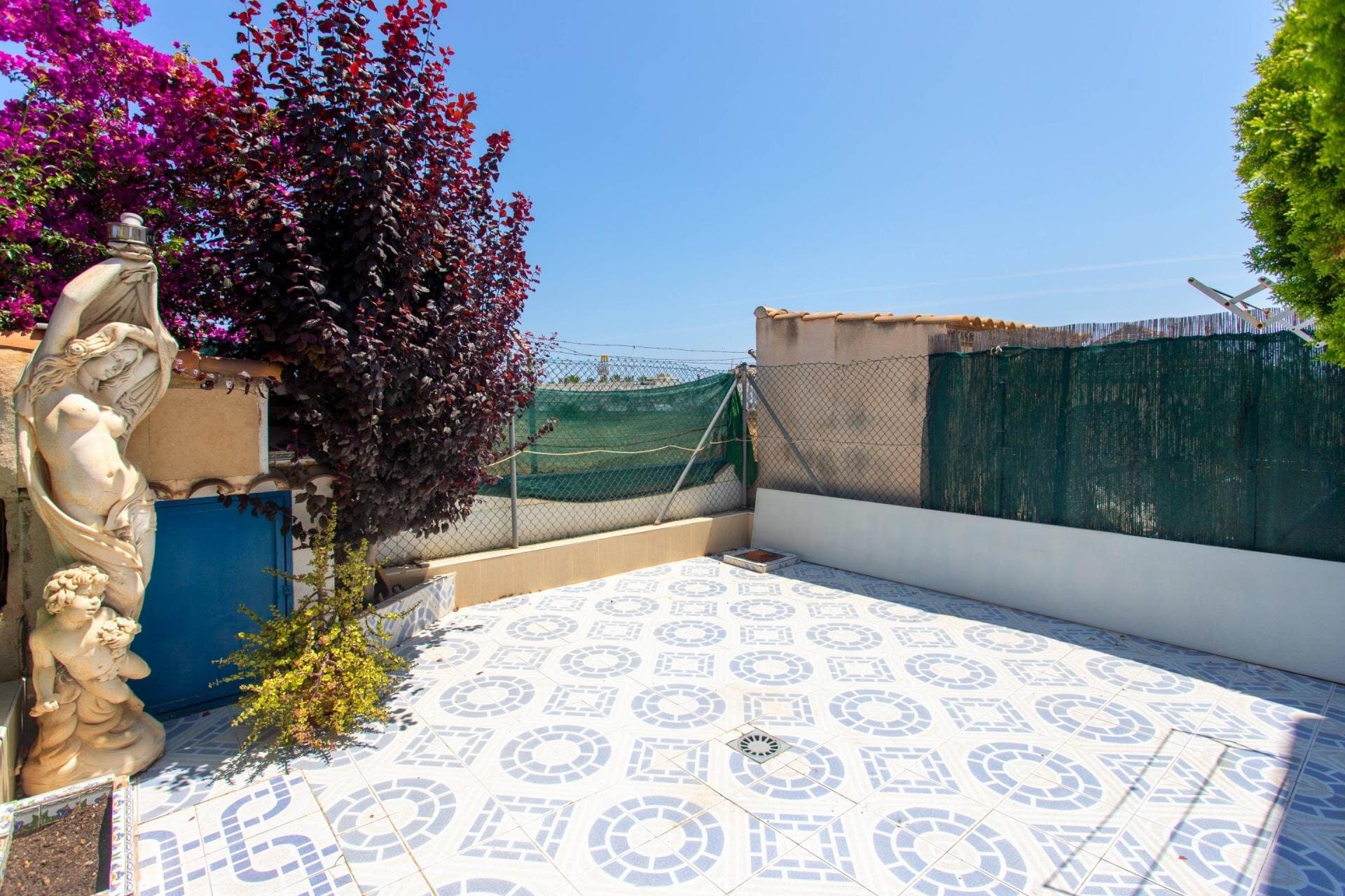 Bungalow de 2 Dormitorios en Rocio del Mar, Orihuela Costa - 16