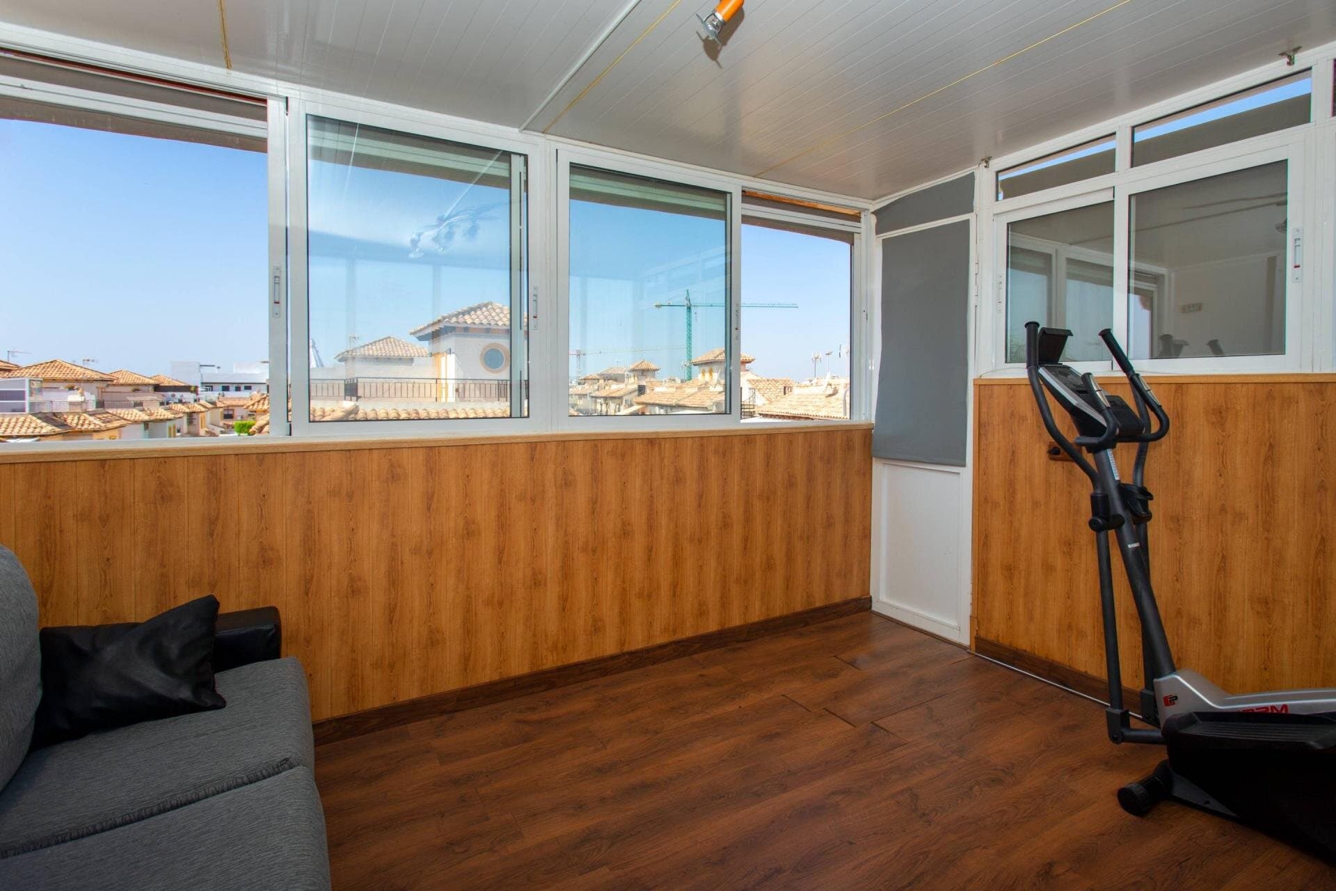 Bungalow de 2 Dormitorios en Rocio del Mar, Orihuela Costa - 17