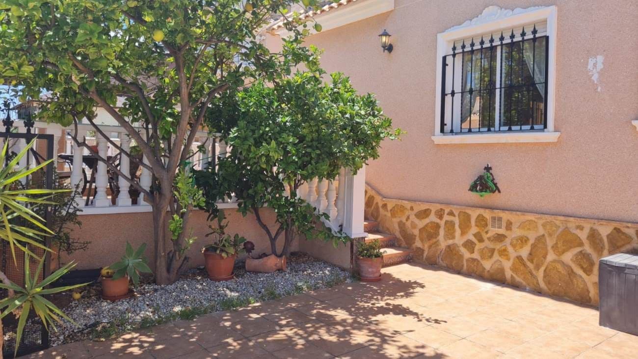 Villa de 3 Dormitorios en Los Dolses, Orihuela Costa - 24